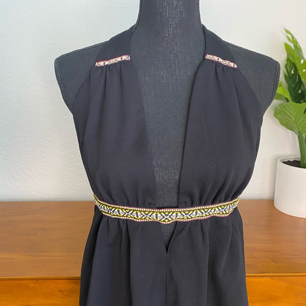 Ecoté Deep Plunge V-Neck Halter Top - Picture 2 of 4